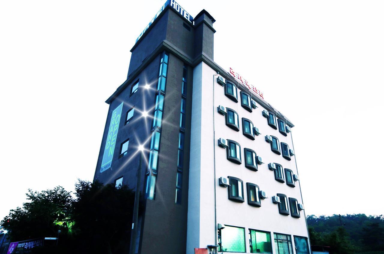 Gunsan La Siesta Hotel Buitenkant foto